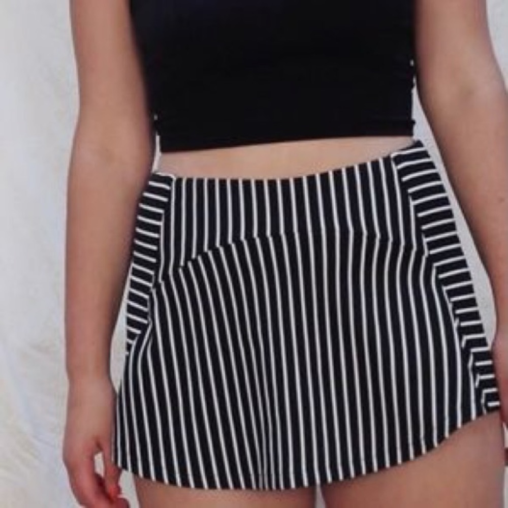 LF Rumor Striped Skort